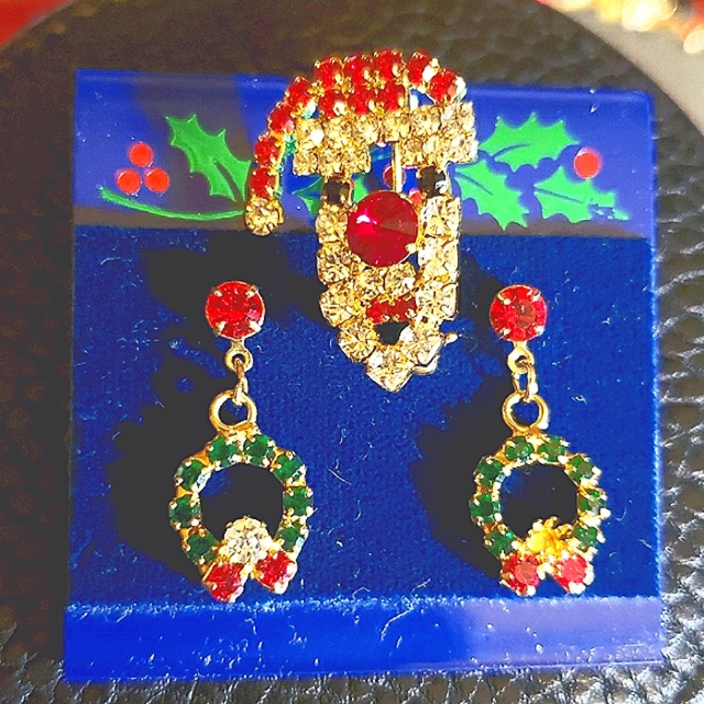 💫FREE! Christmas rhinestone earrings and Santa pin, vintage